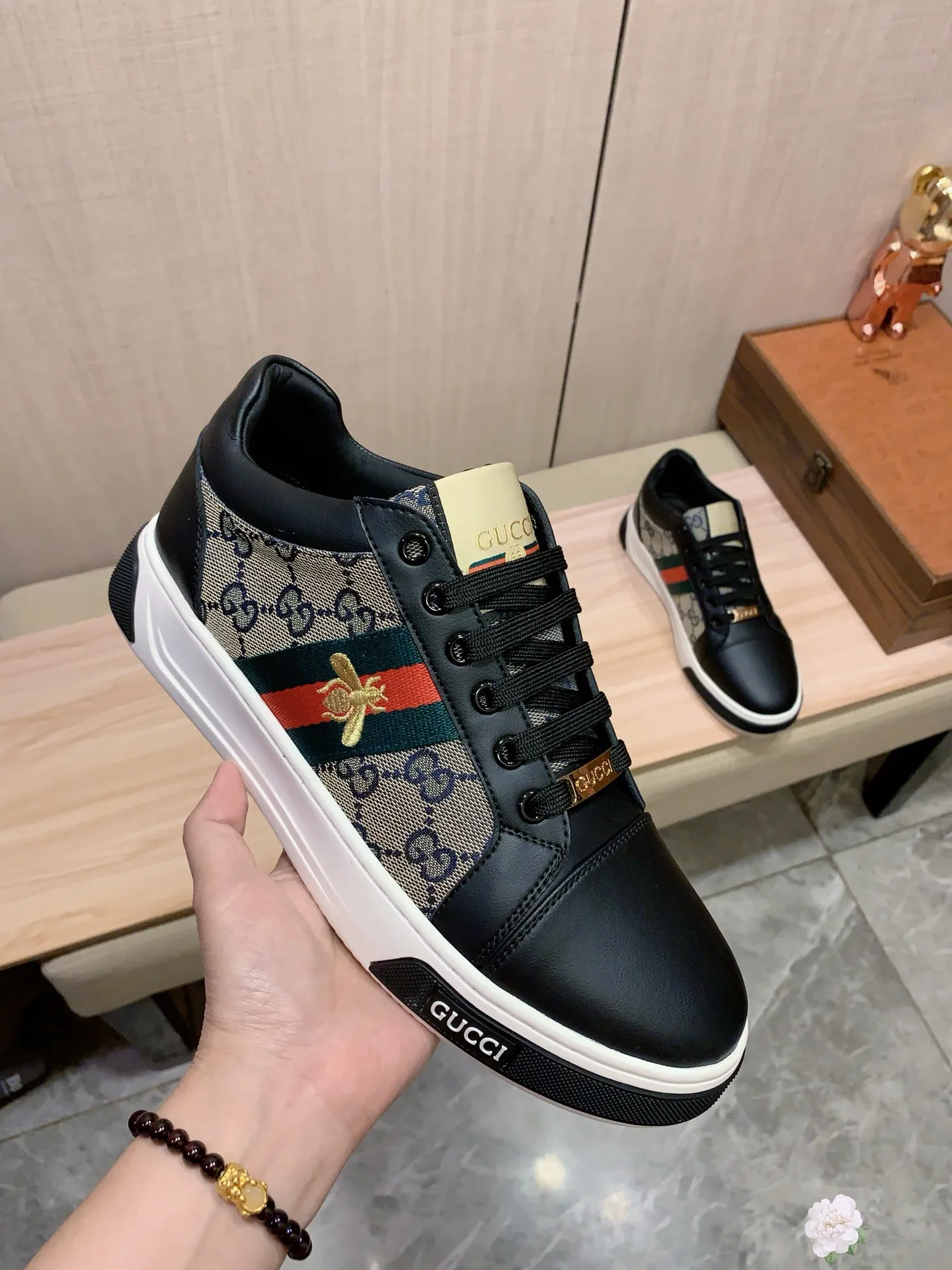 Men's Men's Shoes💰420💰💰🎩🎩[Lightning][Lightning] "Gucci*" The latest and most popular casual shoes, top brand [seduce] luxury ~ purchasing agency, top ~ quality. [Strong] The upper is made of imported breathable cowhide with material ➕ breathable sheepskin feet (•) and fine workmanship. The original stylish and stylish soft rubber wear-resistant and non-slip outsole is light and comfortable on the feet. The real thing looks better when photographed in person. 0099: code: 38-44, 2️⃣ colors selected